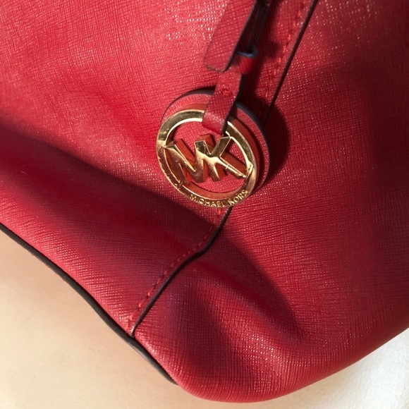 Michael Kors Jet Set Top Zip Tote - Picture 2 of 8